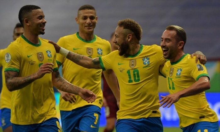 Brasil arrancó con victoria