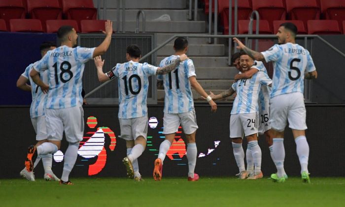 Argentina ganó y se metió en cuartos