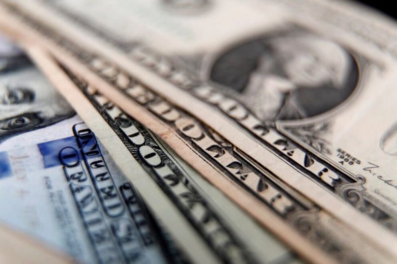 Dólar: la cotización libre sube a $183 y la brecha cambiaria alcanza el 90 por ciento