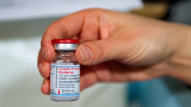Cómo será la distribución entre las provincias de la vacuna Moderna para adolescentes