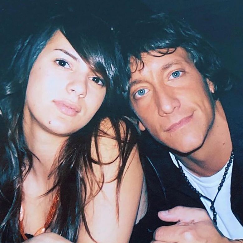 Nico Vázquez publicó una foto retro con Gimena Accardi y la actriz le respondió con un emotivo mensaje: “Qué peques, te amo desde ese entonces”