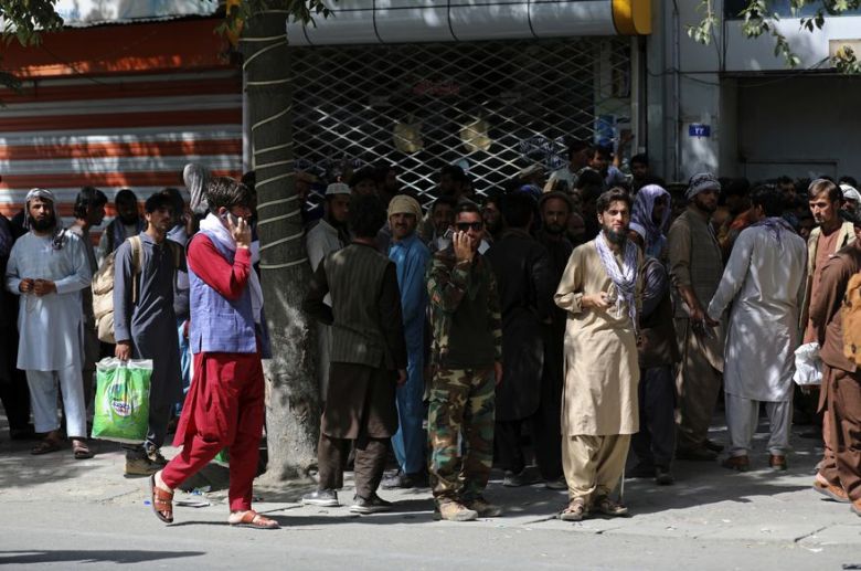 Tensión en Afganistán: los talibanes llegaron a Kabul y asedian la capital tras una ofensiva relámpago
