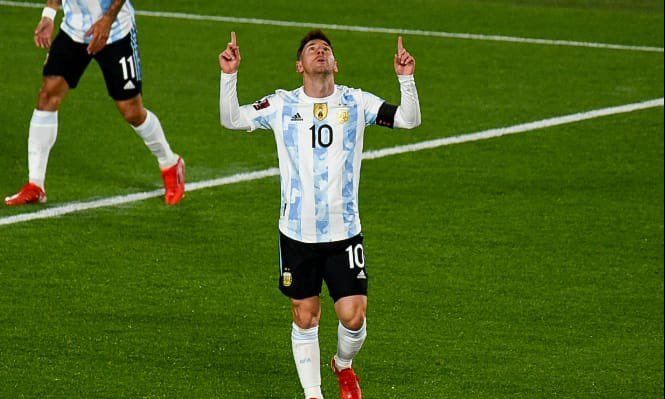  Argentina superó a Bolivia con un triplete de Messi