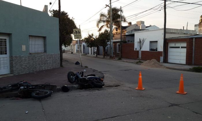 Violento choque de motos con dos heridos en 9 de Julio y Saint Remy