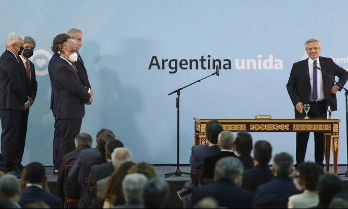 Alberto Fernández les tomó juramento a los nuevos ministros: “No me van a ver atrapado en disputas internas e innecesarias”