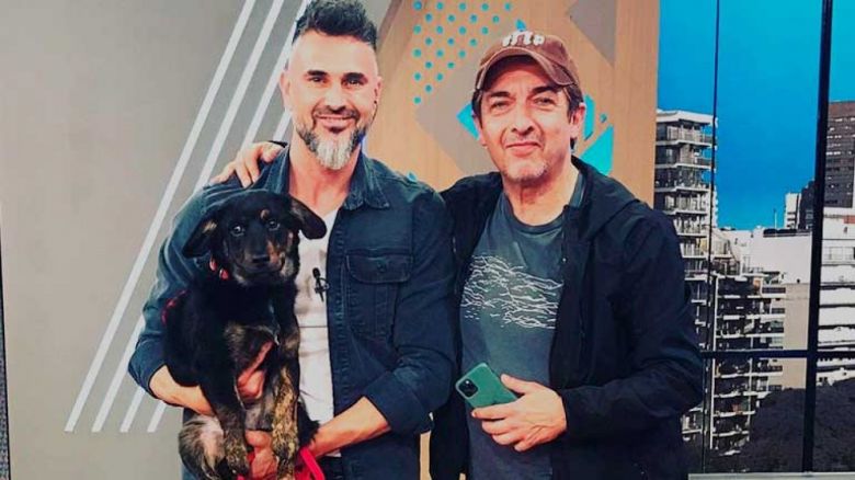 Ricardo Darín irrumpió en el programa de Leo Montero con un perro que salvó en la calle
