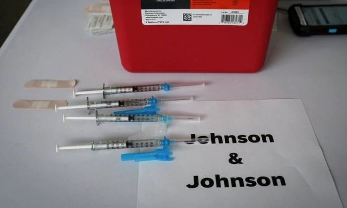 Johnson & Johnson anunció que una segunda dosis de refuerzo de su fórmula genera una protección del 94% contra el COVID-19