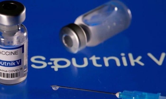 Las nuevas normas de viaje de Estados Unidos le cierran la puerta a quienes se vacunaron con Sputnik V