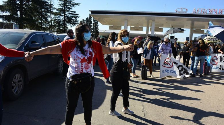 El martes habrá un "abrazo" al Aeropuerto de Córdoba en protesta por la inhabilitación nacional