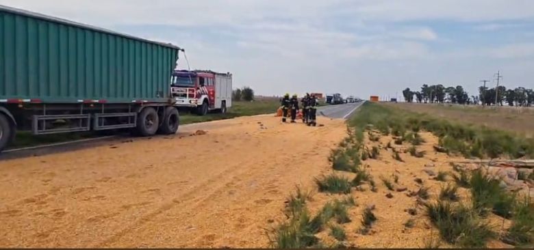Chocaron dos camiones al norte de Huinca Renancó: los chóferes resultaron ilesos