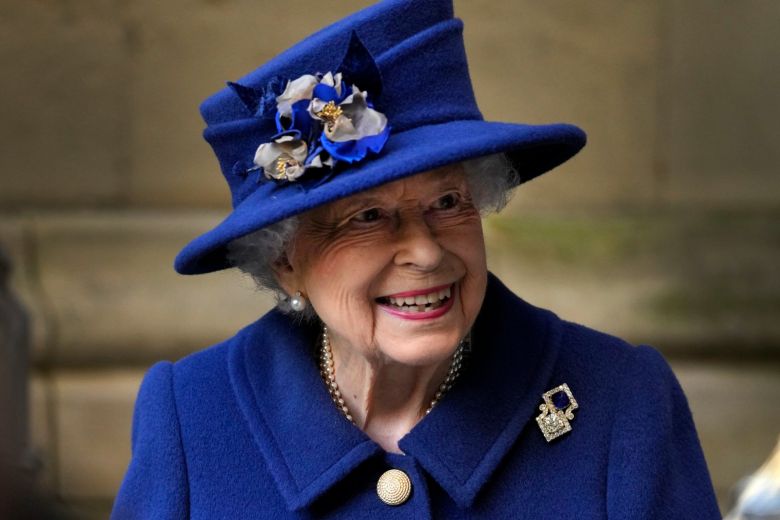 El Palacio de Buckingham revela ahora que Isabel II pasó la noche del miércoles en un hospital