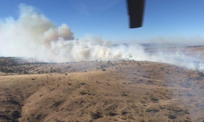Incendios en Traslasierra: bomberos combaten el fuego en alta montaña