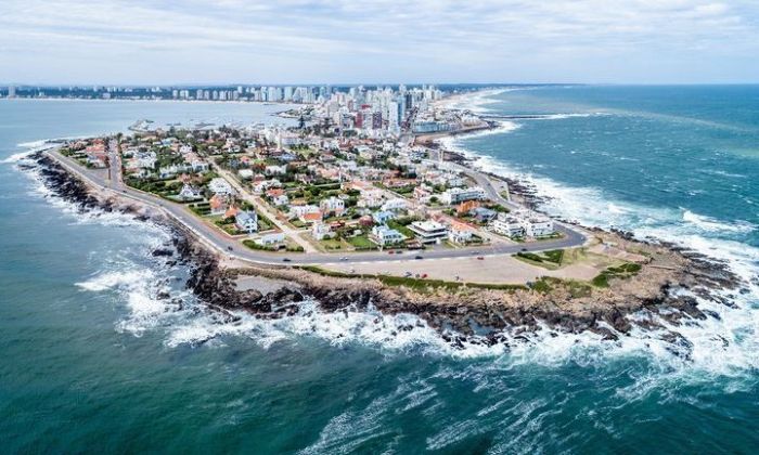 Uruguay abre sus fronteras desde el lunes: cuáles serán los requisitos para ingresar