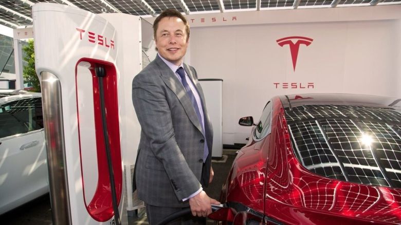Tesla se vuelve a adelantar y democratiza la red de cargadores a todas las marcas
