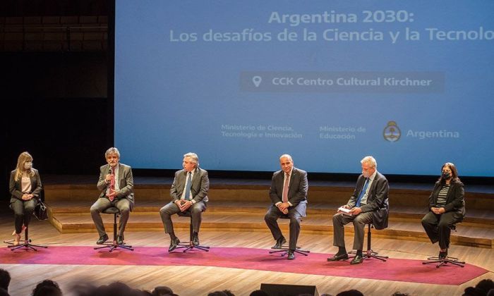 Docentes universitarios locales participaron del lanzamiento de Argentina 2030