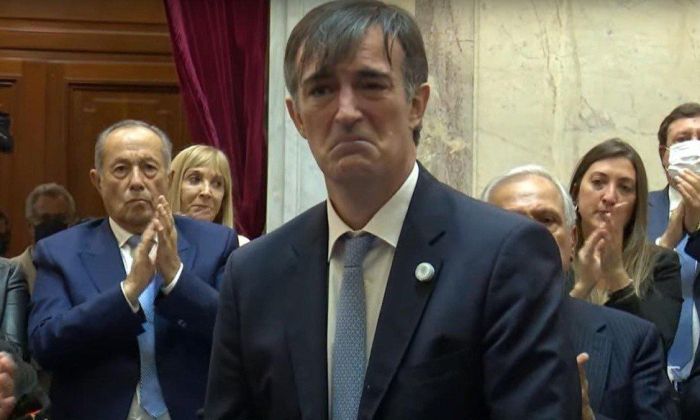 Emotivo discurso de despedida de Esteban Bullrich en el Senado: “Renuncio con profunda tristeza”