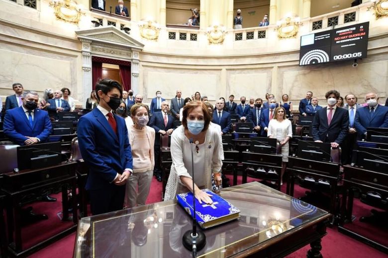 Alejandra Vigo, Luis Juez y Carmen Álvarez juraron como senadores por Córdoba