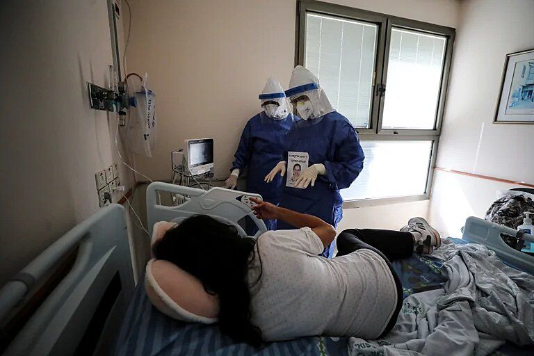 Israel detectó el primer caso de “flurona”, la infección simultánea de gripe y COVID-19