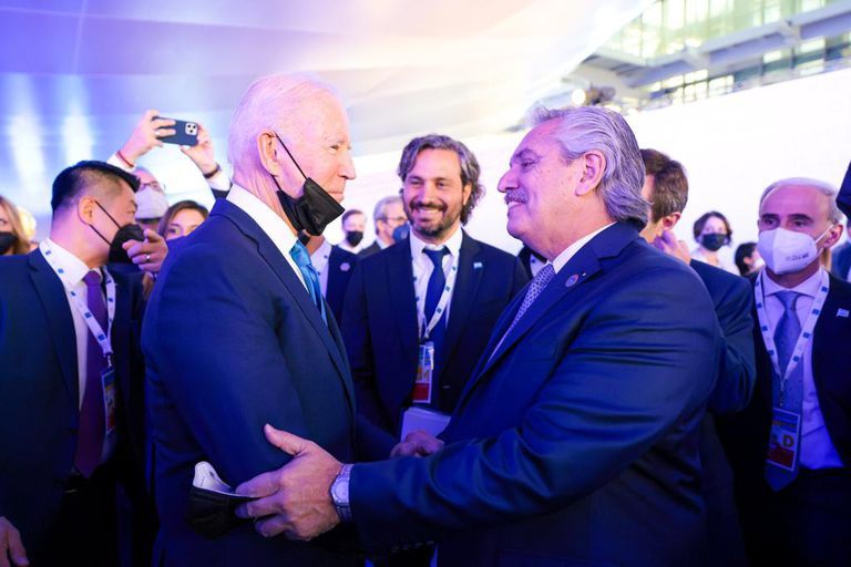 En el medio de las negociaciones con el FMI, Biden se refirió a la Argentina y afirmó que EEUU no dicta lo que pasa en Sudamérica
