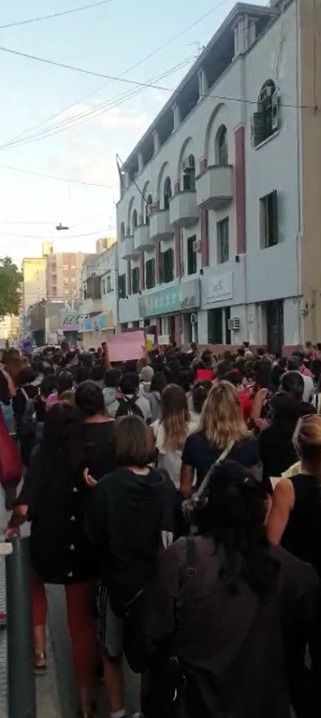 Multitudinaria marcha por el brutal femicidio de Oriana