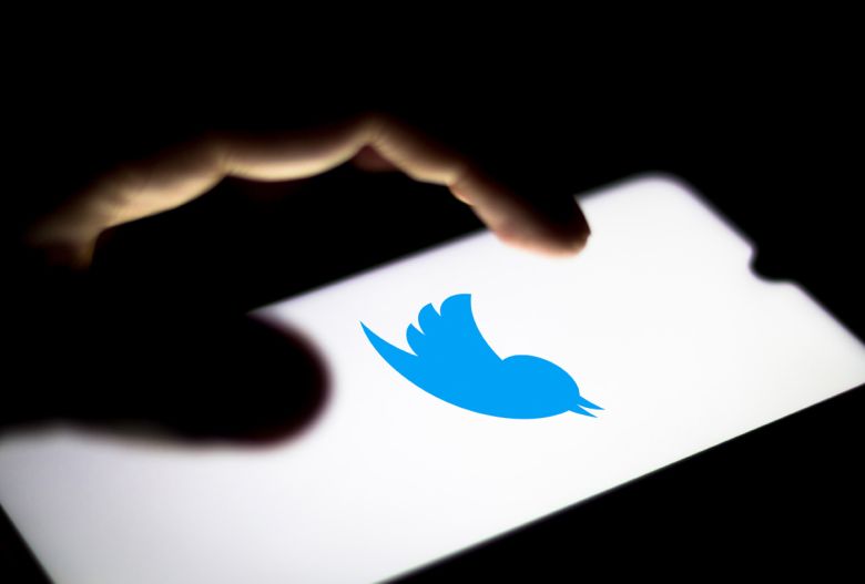 Twitter se posicionó ante los ataques a Ucrania y etiqueta a periodistas
