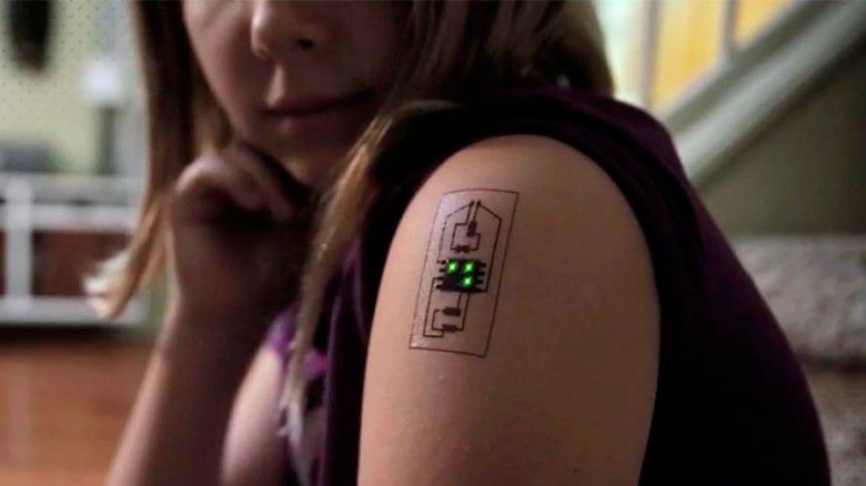 Bill Gates cree que los tatuajes electrónicos reemplazarán a los teléfonos