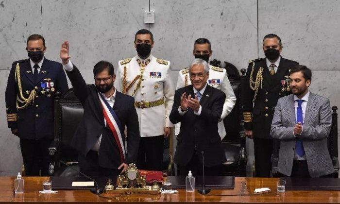 Asumió Gabriel Boric y se convirtió en el presidente más joven de Chile