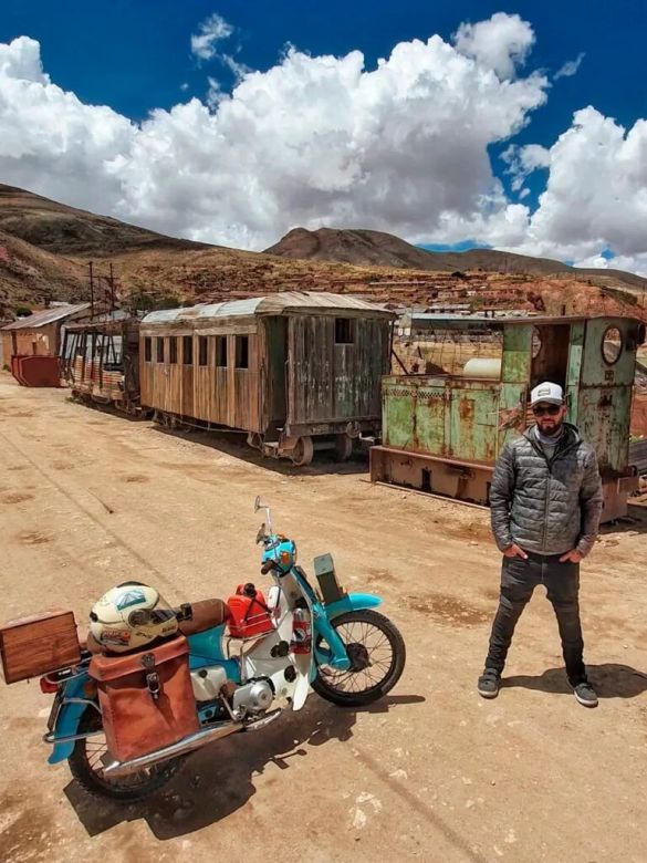 Frío, miedo y noches en la ruta: el argentino que acampa solo en los lugares más recónditos del mundo