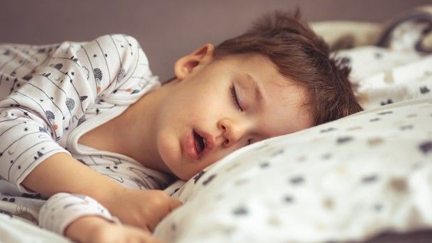 Cómo conseguir que tu hijo duerma solo y por qué no debes desesperarte si no lo logras aún