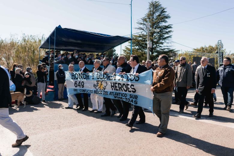 40° Aniversario de Malvinas: Llamosas y los intendentes del Gran Río Cuarto encabezaron los actos conmemorativos
