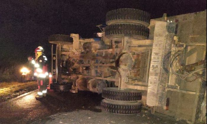 Volcó un camión en la zona de Charras: se habría bloqueado el acoplado