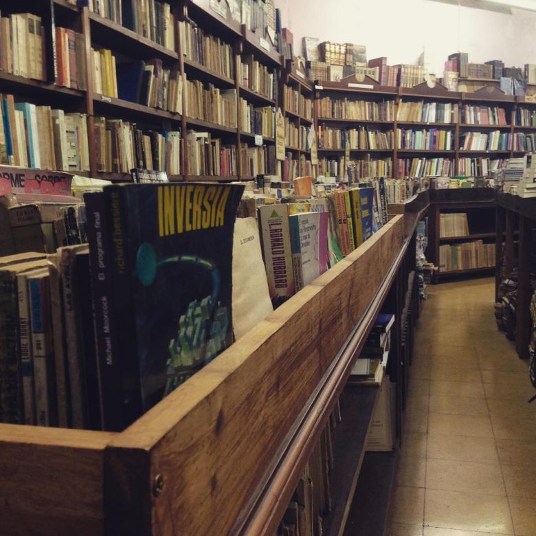 La Mañana del Limón dialogó con el dueño de la librería donde nació la Patria