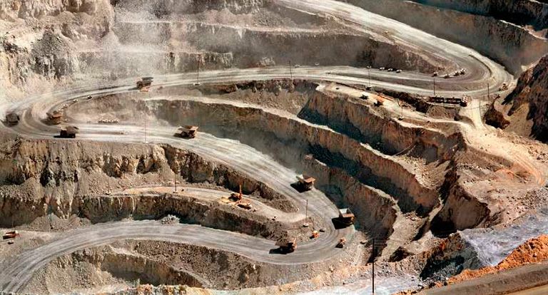 Minería: Gobierno junta a empresarios y ambientalistas para destrabar la actividad