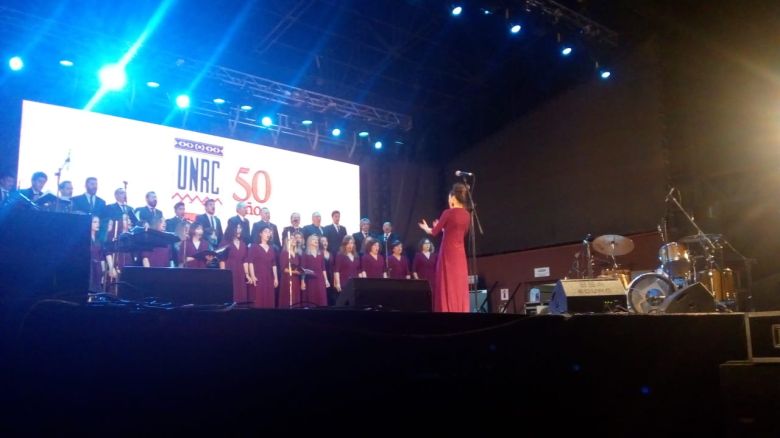 Lleno total del Anfiteatro por la celebración de los 50 años de la UNRC 