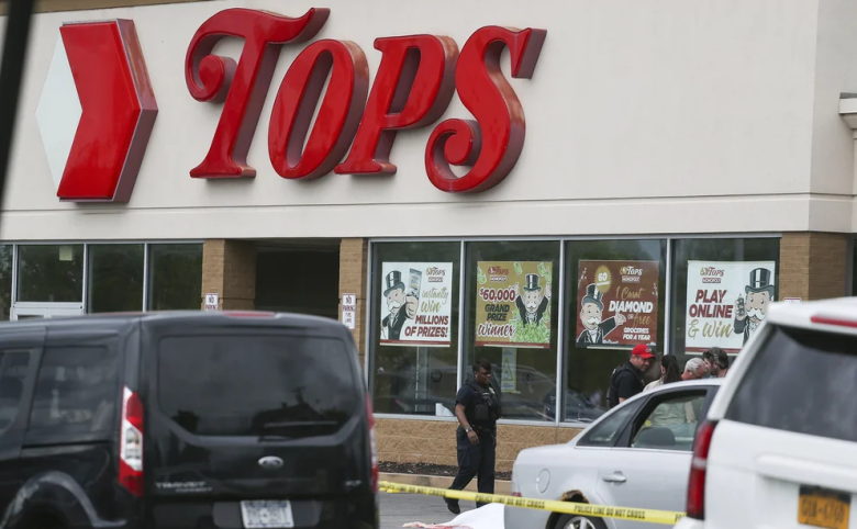 Al menos 10 muertos en un tiroteo en un supermercado de Buffalo, Nueva York