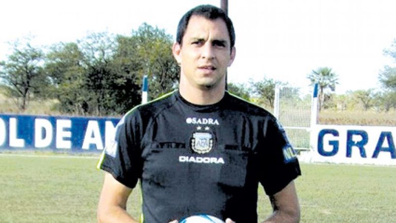 Carlos Córdoba, el árbitro de Güemes - Estudiantes