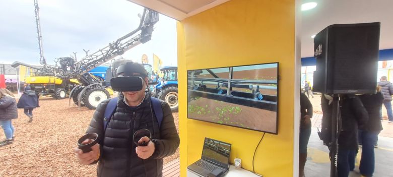 La empresa New Holland capacita a sus mecánicos con realidad virtual 