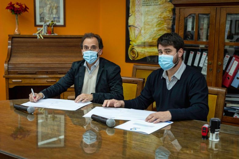 Llamosas y Suarez firmaron un convenio de cooperación mutua en la localidad de Sampacho