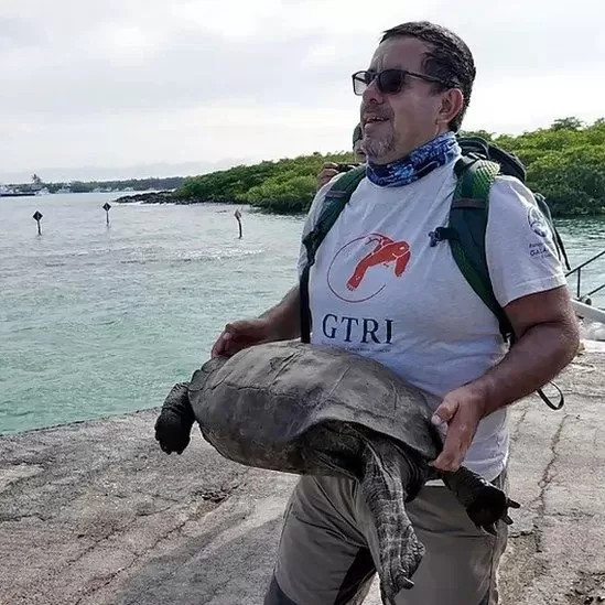 Confirman que Fernanda, la tortuga "fantástica" de Galápagos, pertenece a una especie que se creía extinguida hace más de cien años
