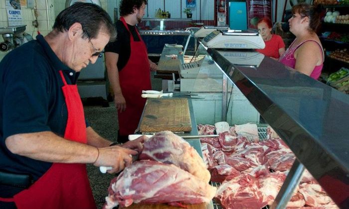 Afirman que el consumo de carne en Argentina es hoy el menor en 100 años
