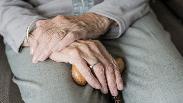 Maltrato en la vejez: “Se estima a nivel mundial que entre un 4 y un 8 % de personas mayores sufren este flagelo” 