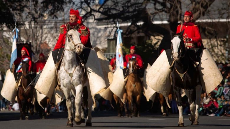 Más de 7 mil gauchos desfilaron en honor a Güemes, a 201 años de su muerte