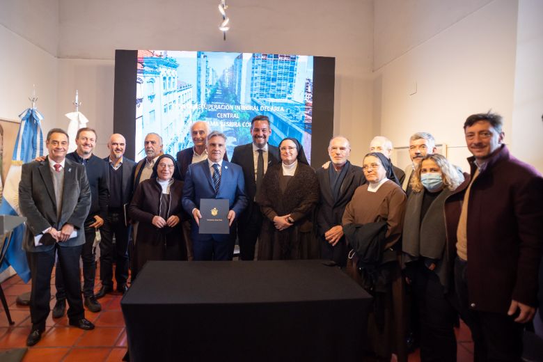 Llaryora anunció nuevas obras que pondrán en valor el centro de la capital provincial 