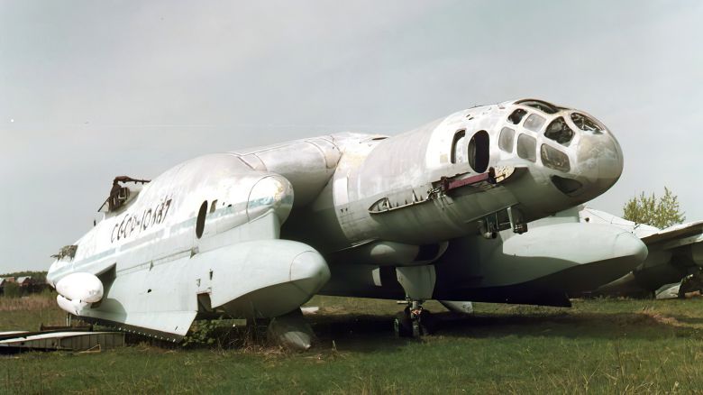 Las historias detrás de los 7 aviones abandonados más increíbles del mundo