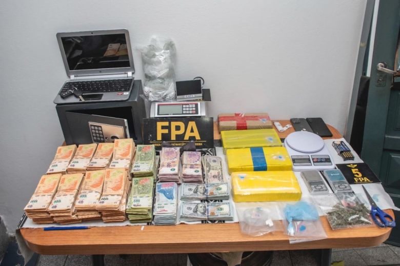 FPA incautó más de 22.000 dosis de cocaína de alta pureza y detuvo a tres extranjeros 