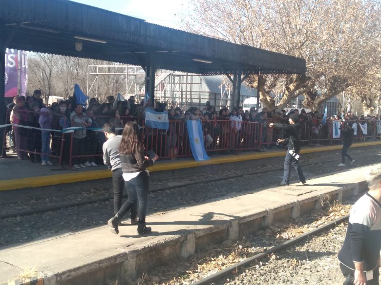 Justo Daract: una multitud recibió el regreso del tren de pasajeros 