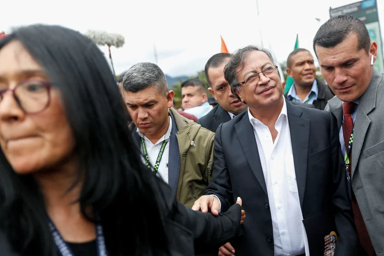 Gustavo Petro juró como presidente de Colombia