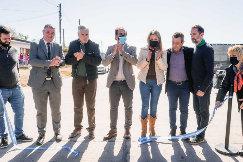Llamosas inauguró 20 cuadras pavimentadas
