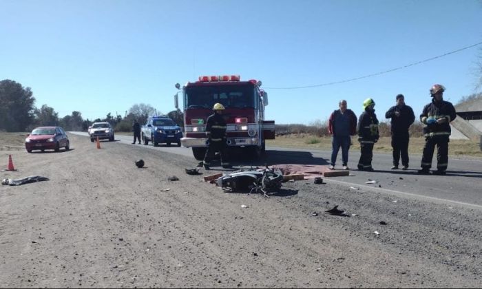 Ruta 8: un motociclista falleció tras chocar con un camión