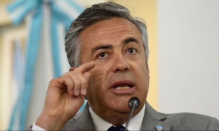 Cornejo, contra la militancia que fue a la casa de CFK: “Son actores pagos"